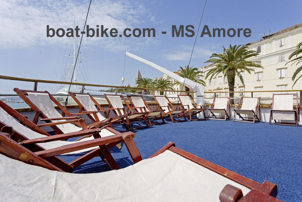 MS Amore - sundeck