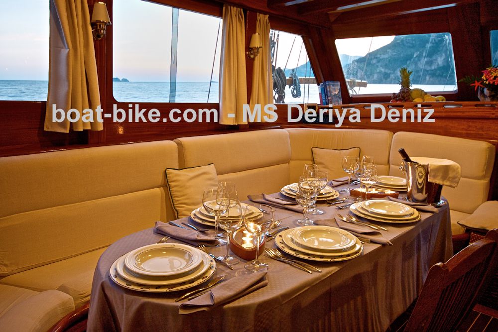 MS Deriya Deniz - restaurant