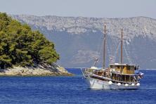 Island hopping in Croatia from Trogir - MS Orkan